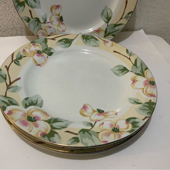 FAIRFIELD Fine China  DOGWOOD 4 dinner plates Floral Gold Rim 10.5” G21 - Picture 4 of 6